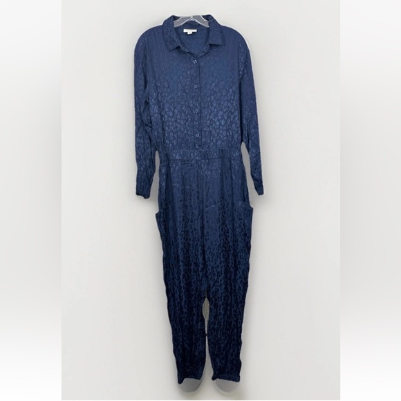 NWT On 34th Animal Print Jacquard Jumpsuit Blue Size M Long Sleeve Button Front - Picture 8 of 11